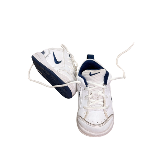 Vintage Nike Toddler Sneakers – AU 3.5