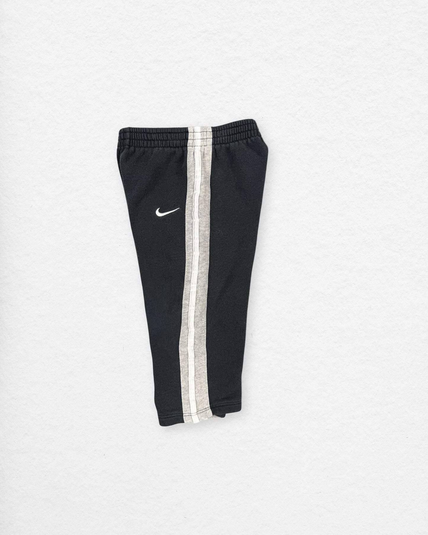 Vintage Nike Track Pants – 24M