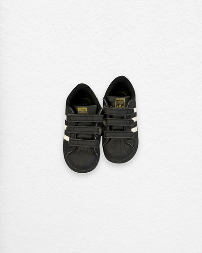 Adidas Superstar – 2.5 to 3Y