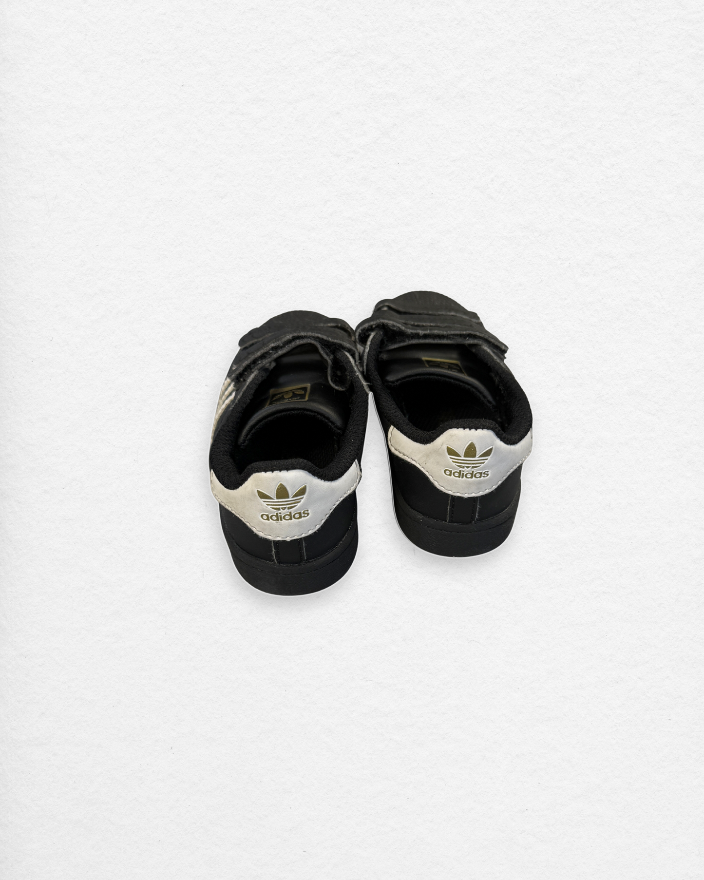 Adidas Superstar – 2.5 to 3Y